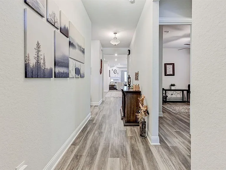 4221 Davis Oak Dr — Photo 3