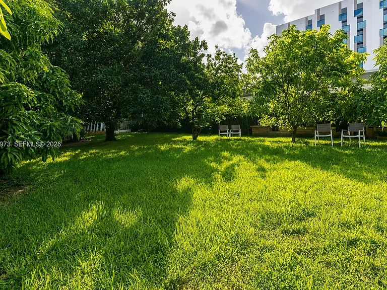 633 Mokena Dr — Photo 14