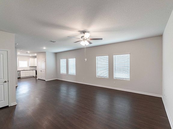 3rd image of 9026 Chili Bowl St