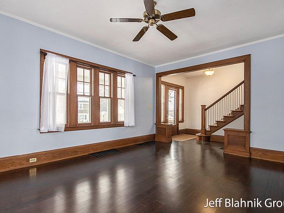 5th image of 358 Glenhaven Ave NW