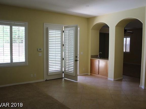 3rd image of 1521 Antler Creek St