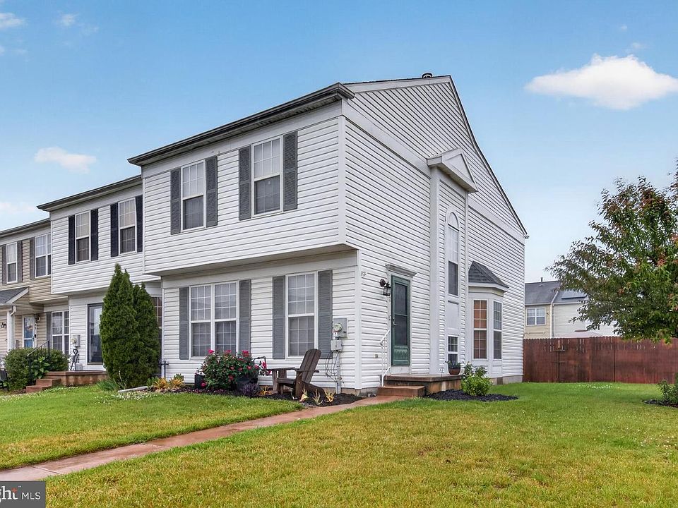 1st image of 202 Darling St