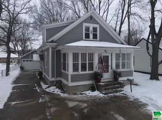 425 E Spruce St, Cherokee, IA 51012