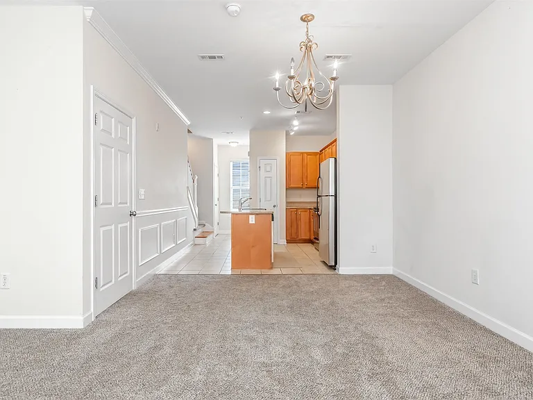926 Price Ln #F — Photo 3