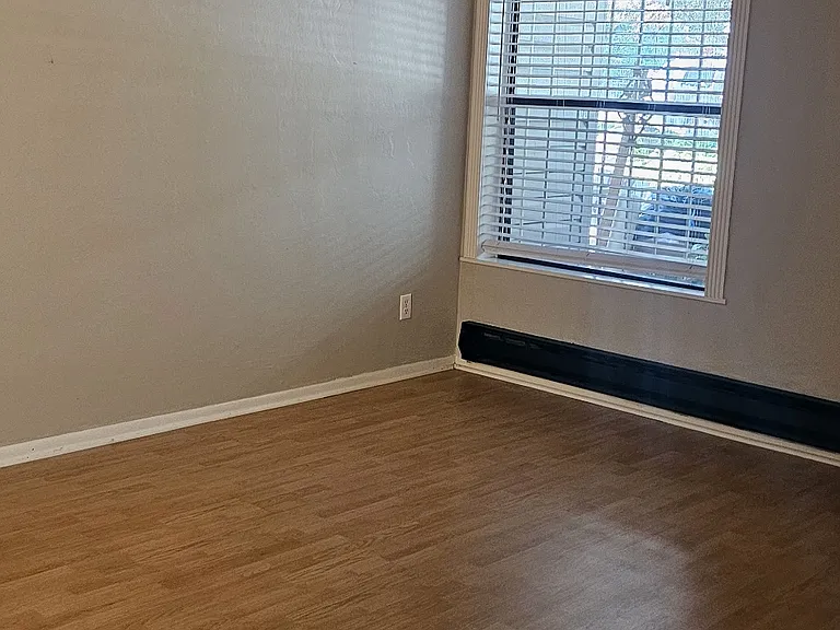 333 W Leroux St #A2 — Photo 11