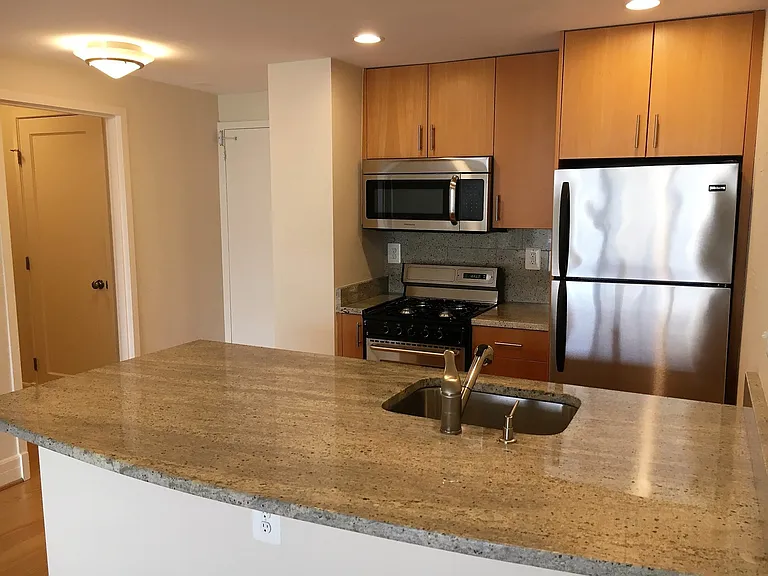 1255 New Hampshire Ave NW — Photo 134