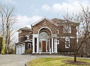 72 Sawmill Ln, Greenwich, CT 06830
