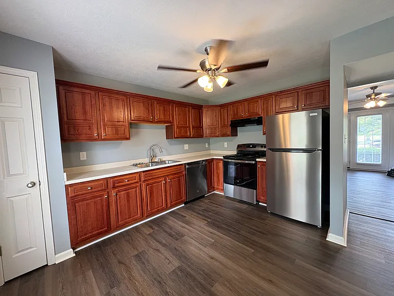 114 Seven Oaks Dr — Photo 6