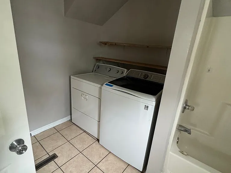 1251 Lafayette Ave NE — Photo 10
