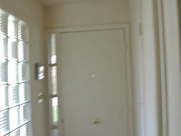 4th image of 1555 Rosemary Ln