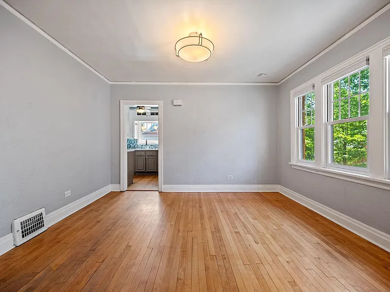 1644 S Grant St — Photo 8