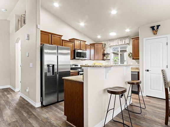 2nd image of 1690 Eden Valley Ln