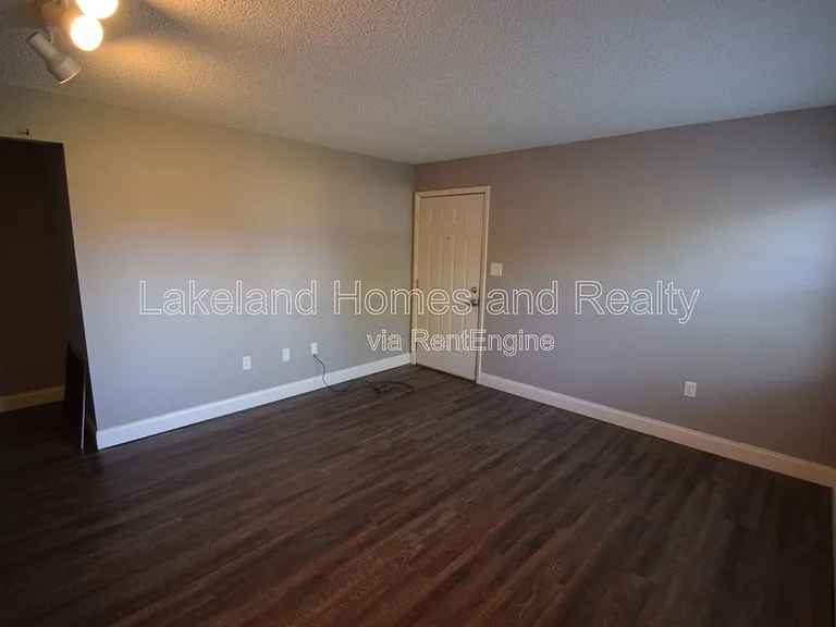 1005 S New York Ave #6 — Photo 4