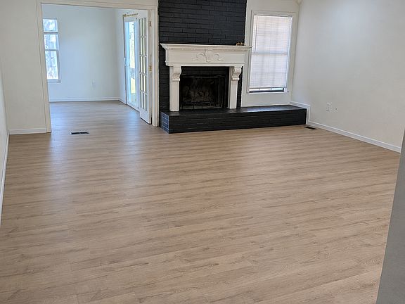 2nd image of 220 Oak Tree Ln
