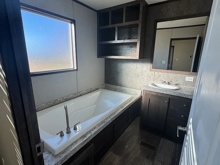 9014 Private Road 7335 — Photo 9