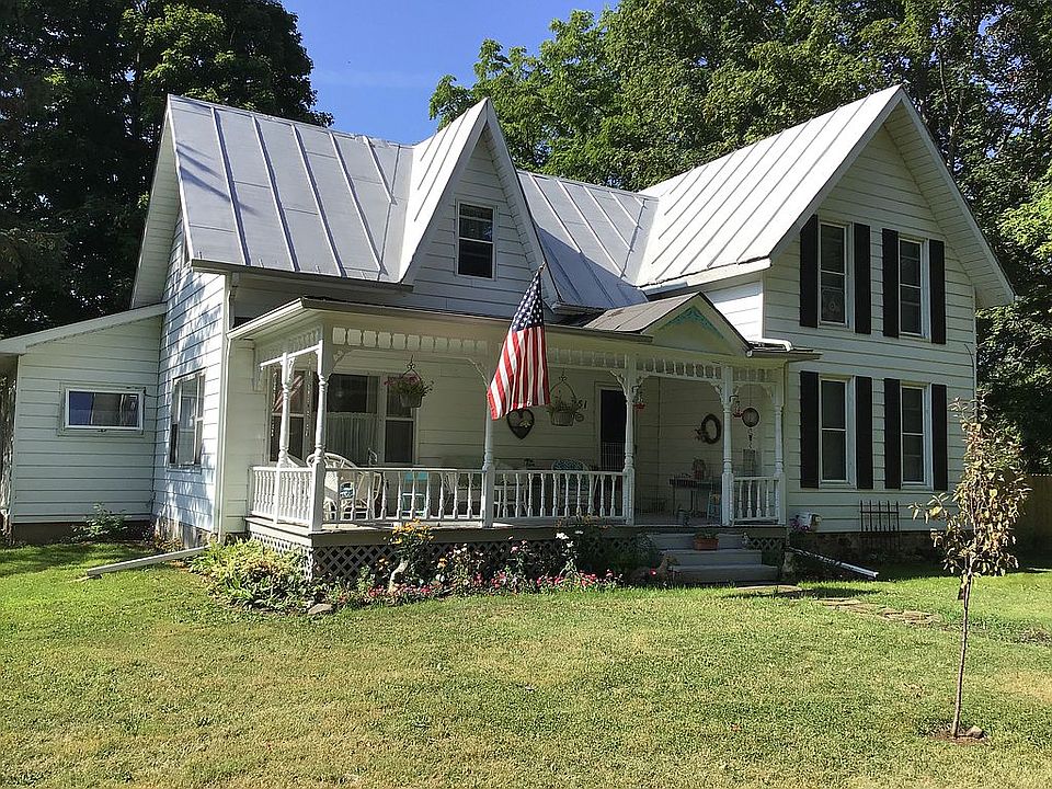 1st image of 251 W Main St