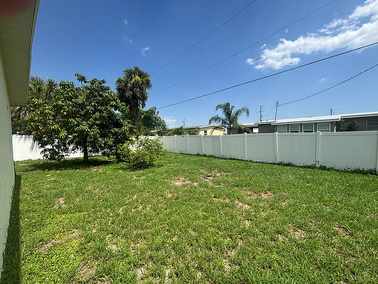 824 Conreid Dr — Photo 14