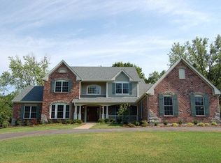 121 Ballas Ct, Saint Louis, MO