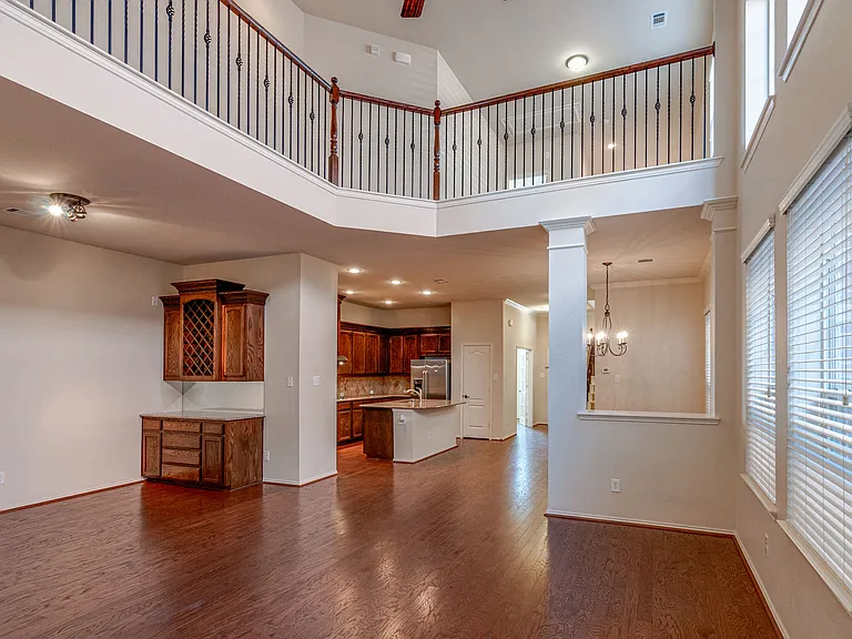 219 Knapford Sta — Photo 17