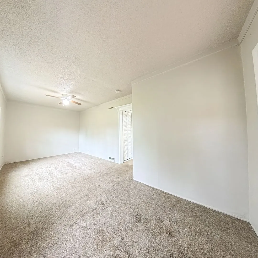 Cozy 1 Bedroom 1 Bath — Photo 3
