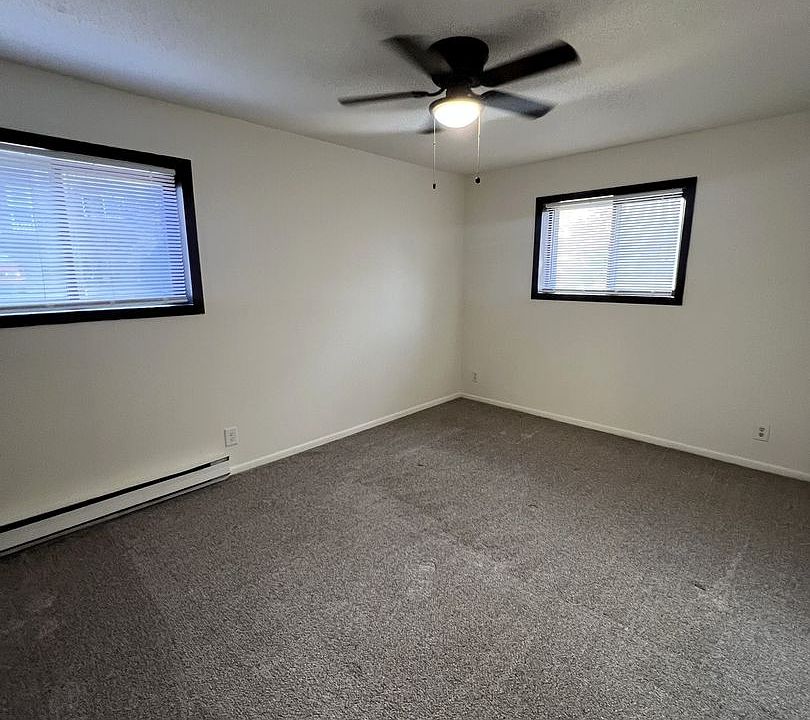 1st image of 1510 E Gateway Cir S #101