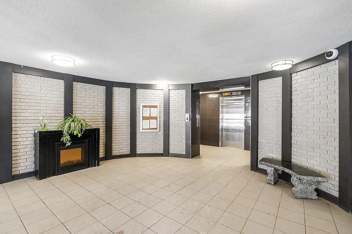 The Westmount — Photo 1