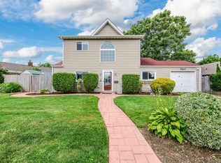 2860 Sunnybrook Drive W, Oceanside, NY 11572