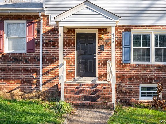 4th image of 3125 Newington Ct