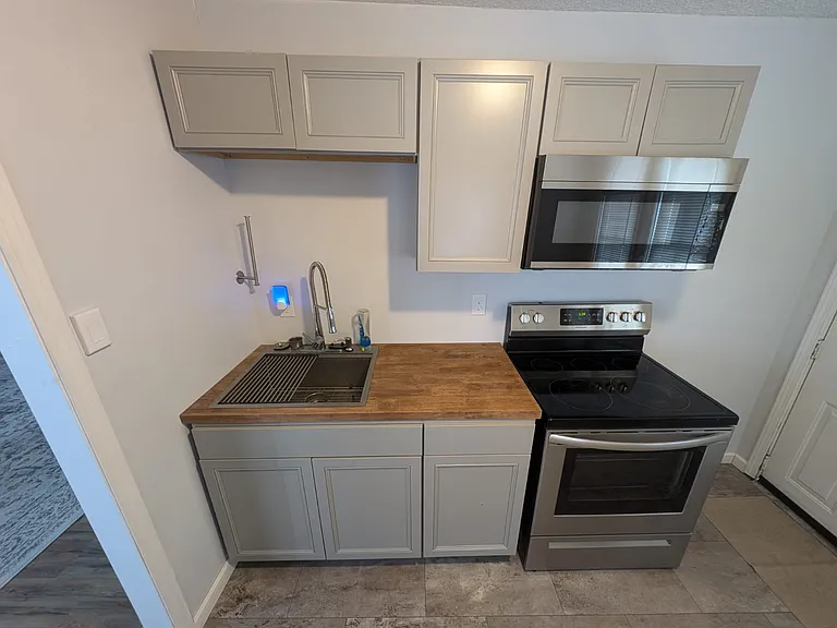 303 Madison St #102 — Photo 5