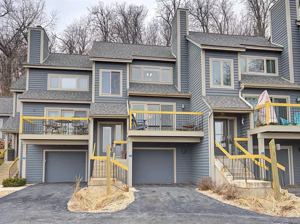 310 Territory Dr, Galena, IL 61036