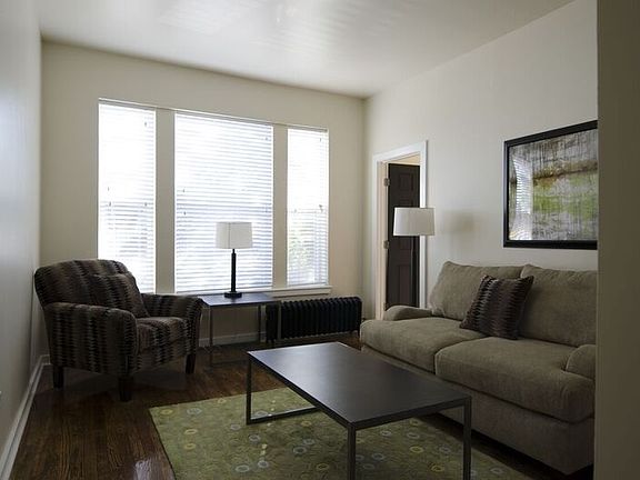 3rd image of 3200 W Fulton Blvd #1