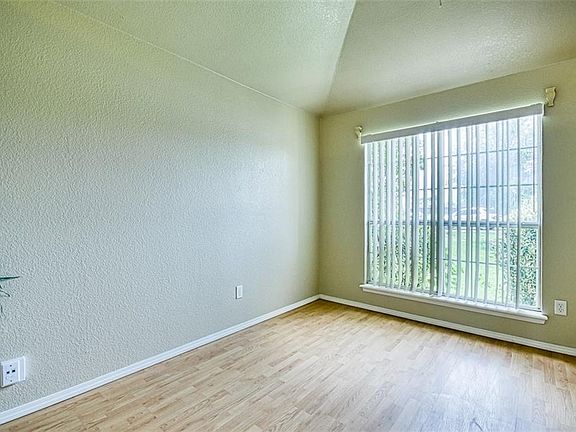 4th image of 2308 Avenel Dr