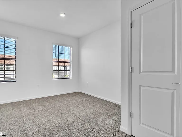 1424 Weeping Willow Ct — Photo 13