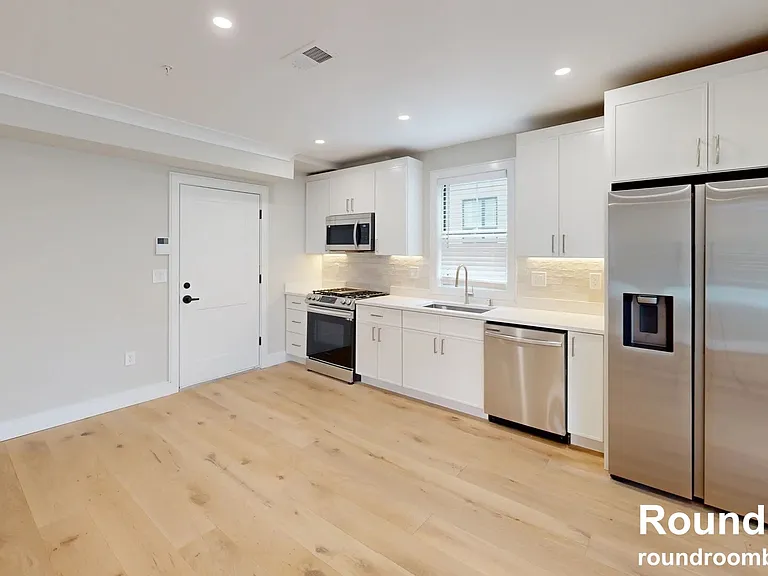9 Everett St #4 — Photo 2