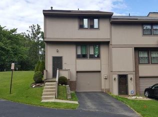 330 Ridge Point Cir, Bridgeville, PA 15017