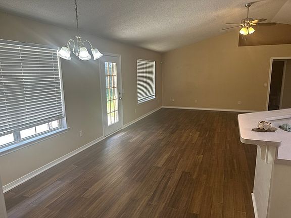5th image of 3200 Windjammer Ct