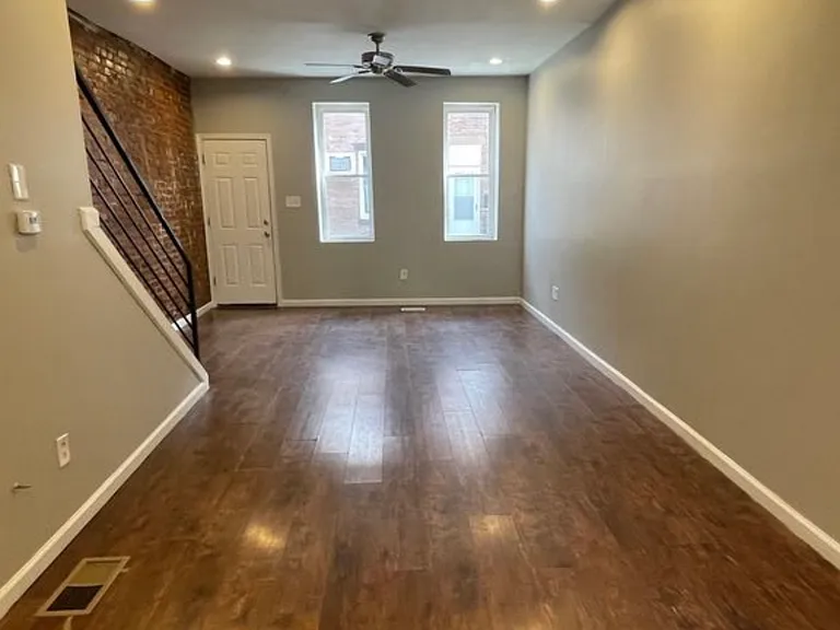 3156 Livingston St — Photo 17