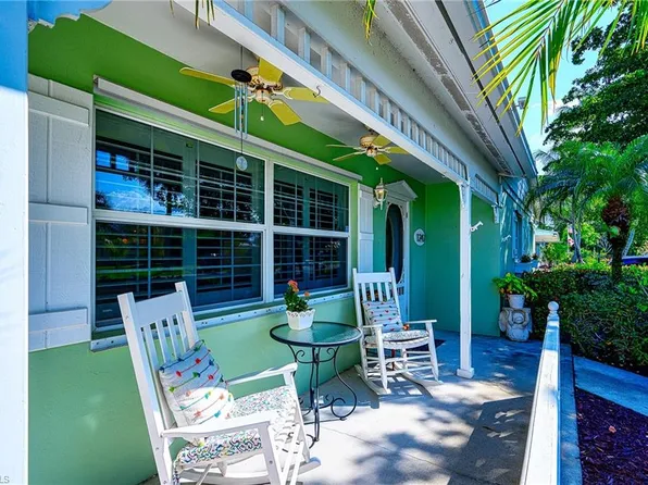 1247 Royal Palm DR, NAPLES, FL 34103