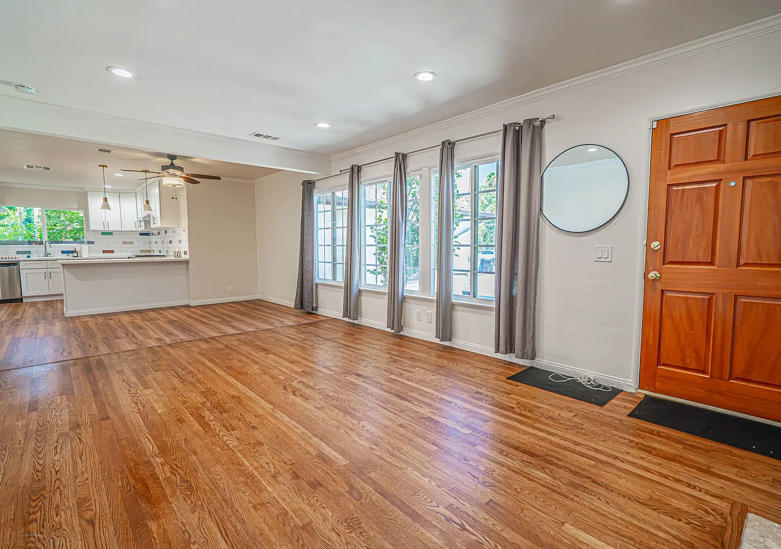 Beautiful Single-Story 4-Bedroom Home with RV Parking in Woodland Hills! — Photo 4