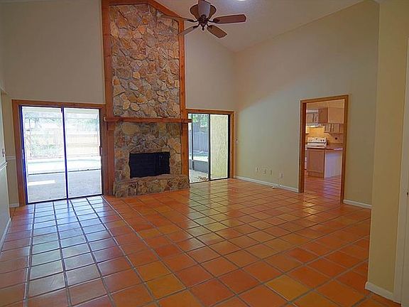 3rd image of 3127 Reseda Ct