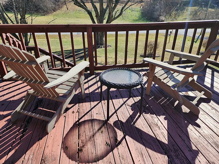 Hillcrest Dr — Photo 12