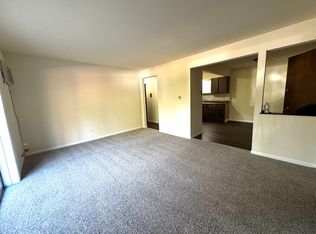 320 N Yale Ave APT 1G, Villa Park, IL 60181