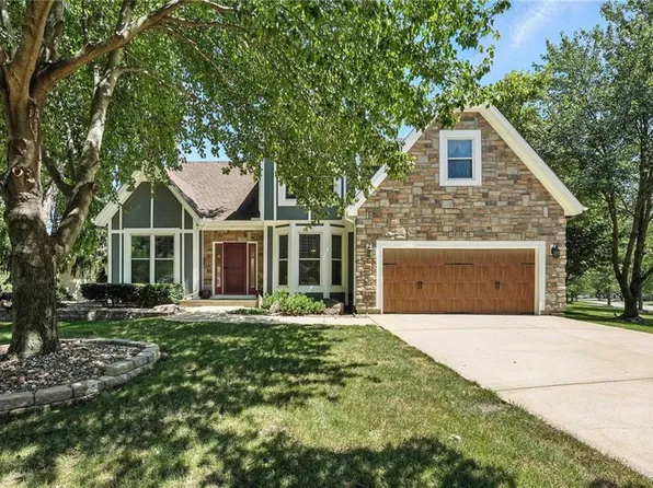 5517 W 153rd St, Overland Park, KS 66223