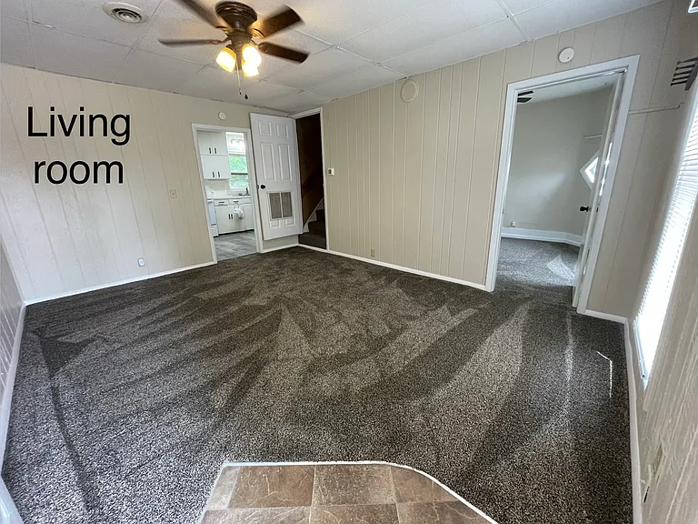 423 E Jackson St — Photo 3