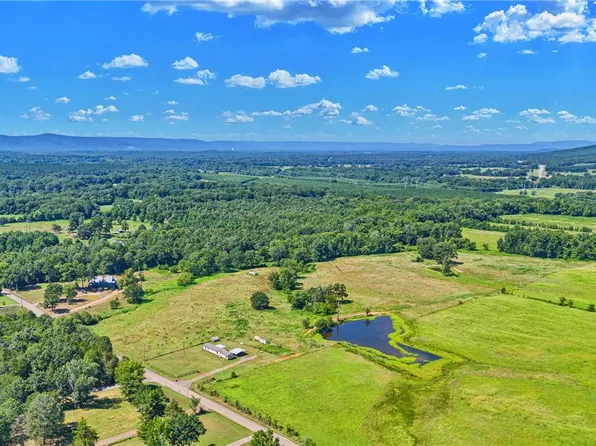 10972 Cowger Ln #C, Dardanelle, AR 72834