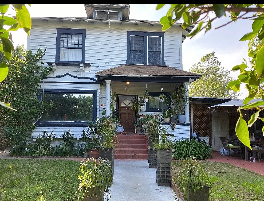 Studio, 2136 sqft, $1,200 — Photo 1