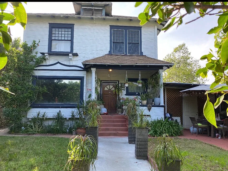 2807 Halldale Ave