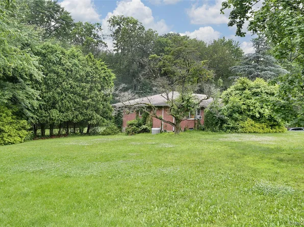 61 Buena Vista Road, New City, NY 10956