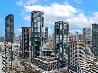 430 Square One Dr #2906, Mississauga, ON L5B 0E2