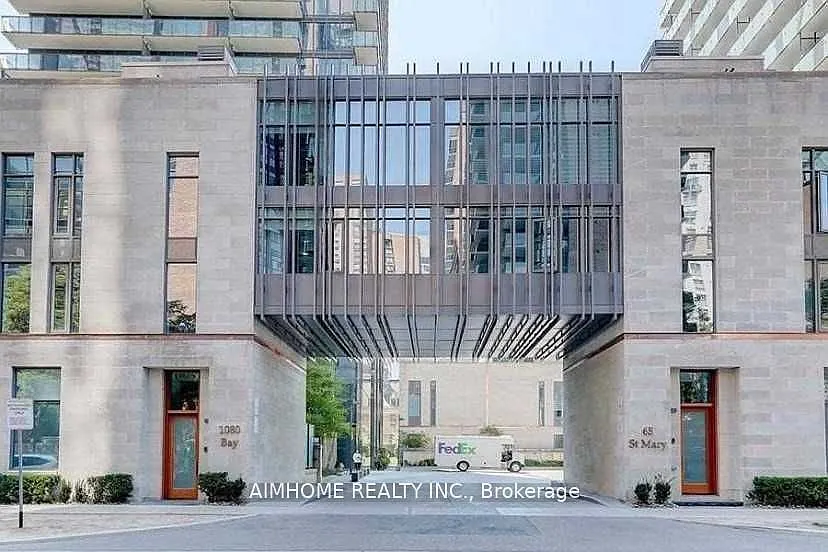 Building Photo - 1080 Bay St #4806